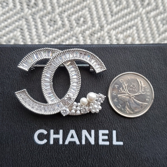 $SOLD$ Chanel brooch - Picture 4 of 5